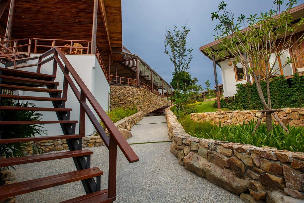 To The Sea The Resort Koh Kood Ko Kut Bagian luar foto